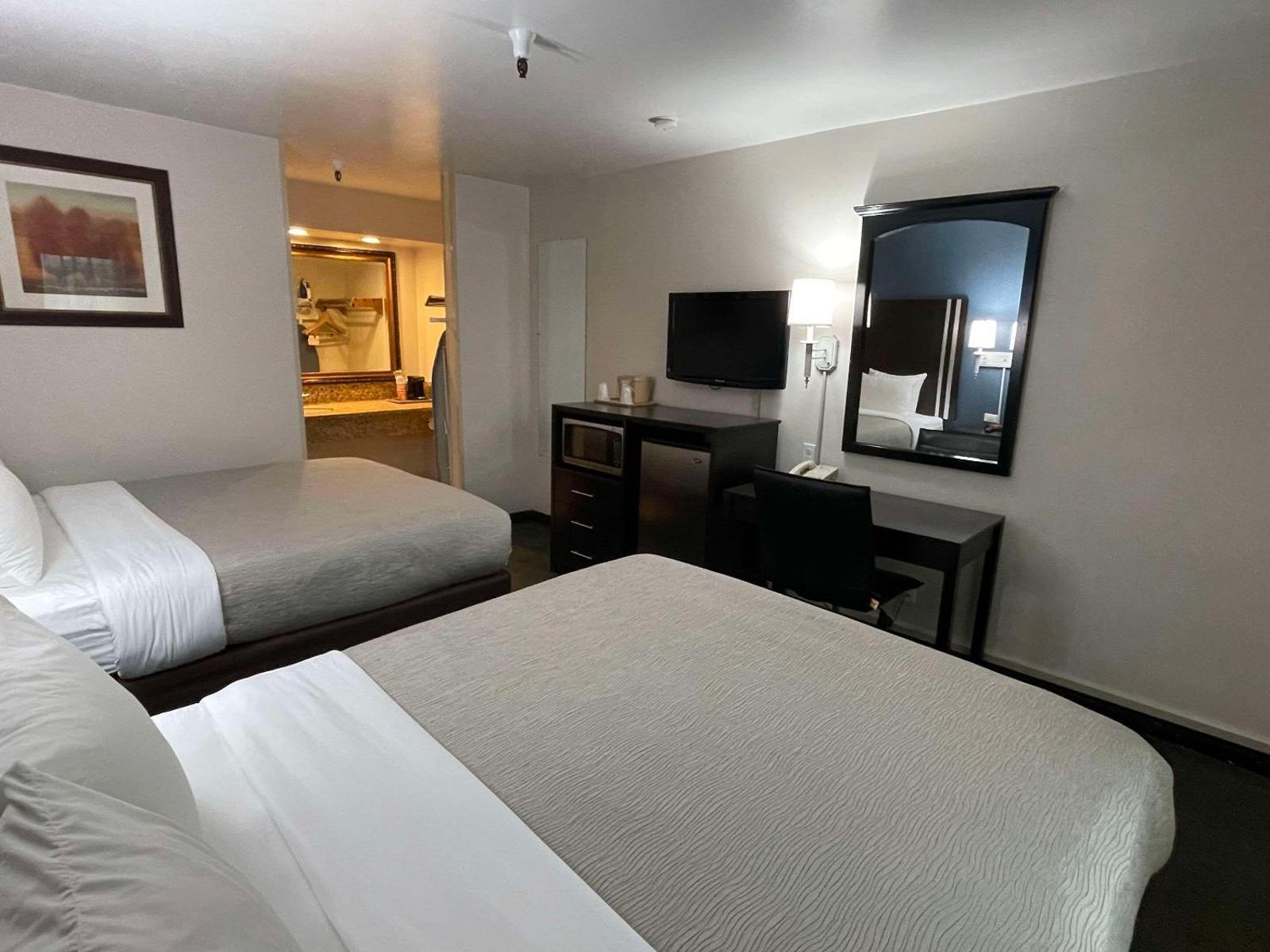 Quality Inn Ontario Airport Convention Center Main image 2
